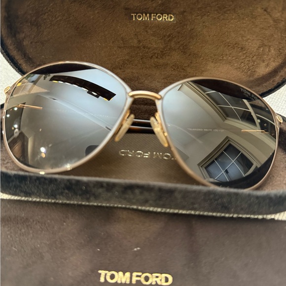 Tom Ford Penelope Sunglasses in Luxe Brown - trending color! 🤎🐻🤎 - Picture 6 of 15
